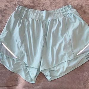 lululemon hotty hot shorts 4”